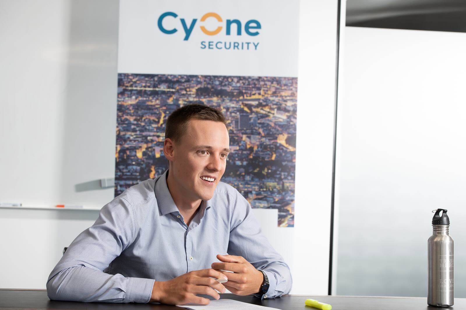 Sichere IoT-Geräte: Ein Interview mit Reto Amstad von der CyOne Security Sichere IoT-Geräte: Ein Interview mit Reto Amstad von der CyOne Security