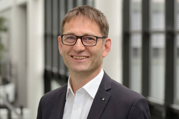 Dr.-Ing. Alexander Olowinsky, Gruppenleiter Mikrofügen am Fraunhofer ILT. Dr.-Ing. Alexander Olowinsky, Gruppenleiter Mikrofügen am Fraunhofer ILT.