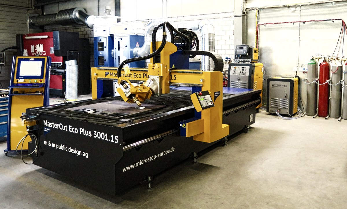 MasterCut Compact beim Schweizer Fachbetrieb mit dem MasterCut-Rotator MasterCut Compact von Microstep